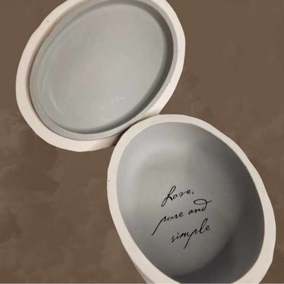 Vintage Willow Tree Loving Angel Keepsake Box ~ "Love, pure and simple" - Picture 6 of 7